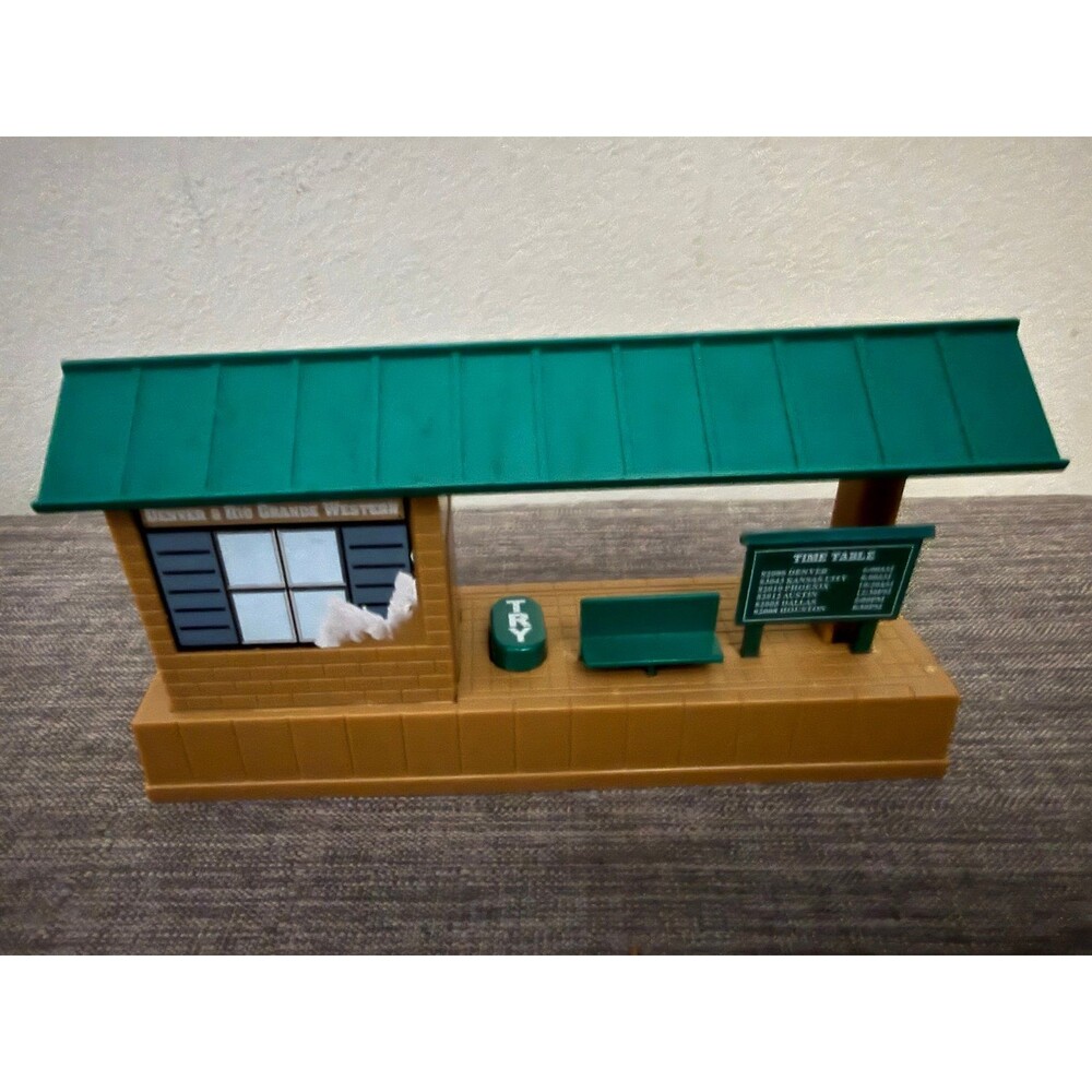 Scientific Toy's Denver & Rio Grande Western Train Station *Tested /works*